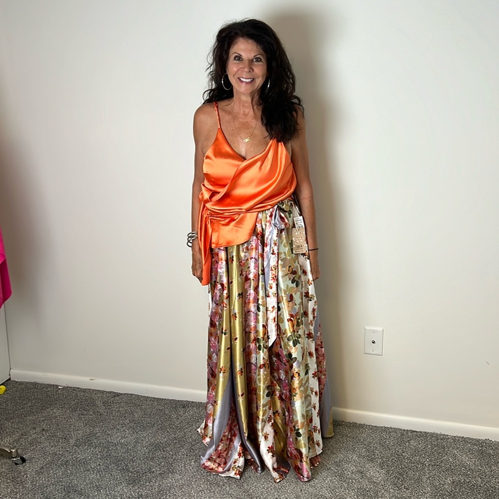 Her destiny,2piece skirt and top size L
